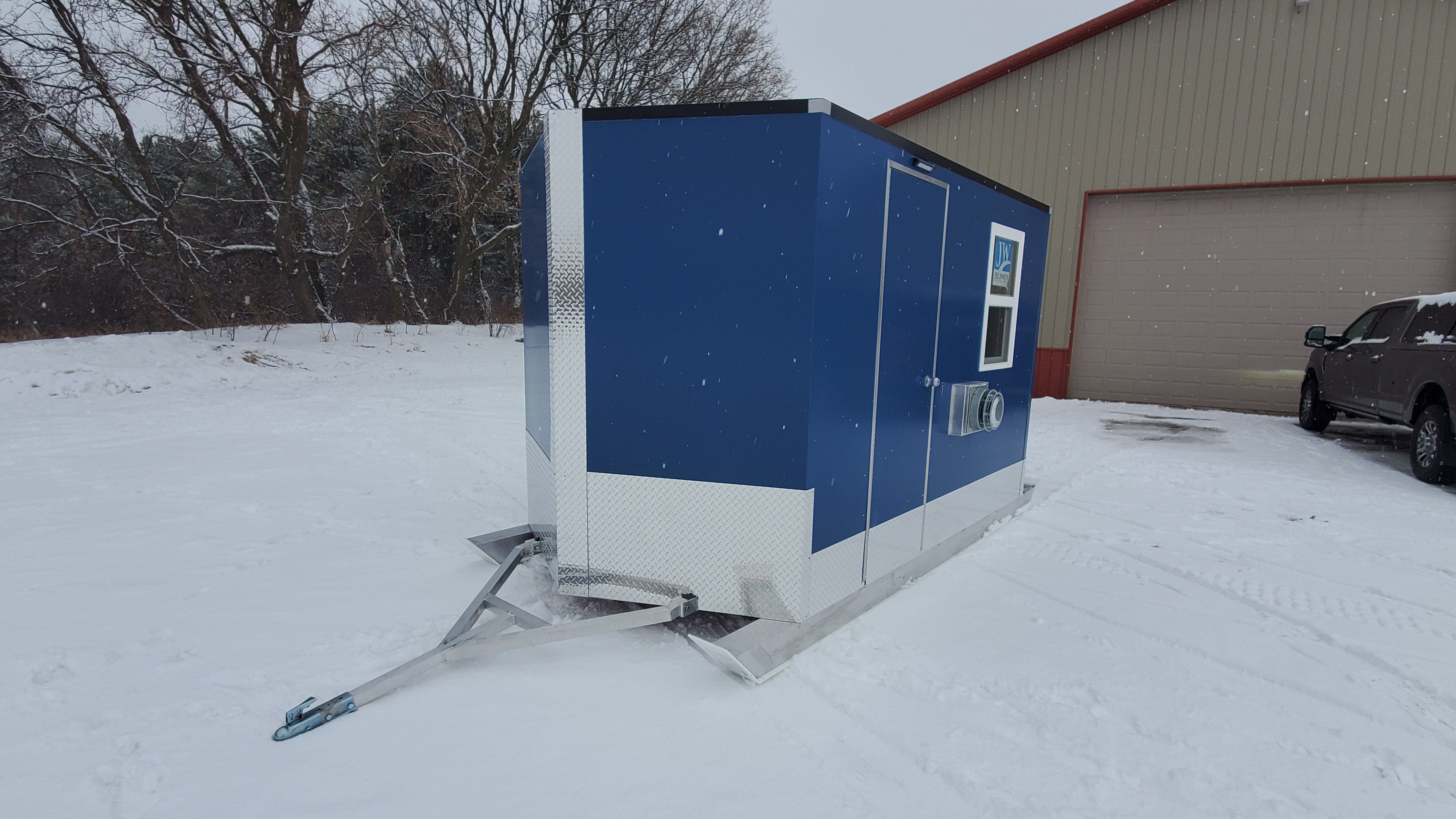 Ice Houses, Wide Selection of Skid and Tow