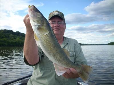 Double Jigging with Berkley PowerBaits on Pool 4 of the Mississippi River 